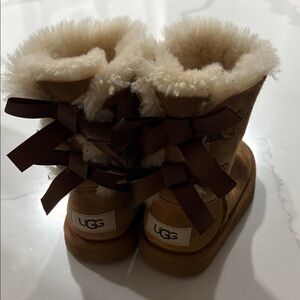 UGG Bailey Bow Girls Tan Boots size 9